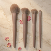 YRX Lot de 4 pinceaux de maquillage professionnels pour artistes, en poils synthétiques véganes écologiques, manche en bois, viroles en aluminium, design durable