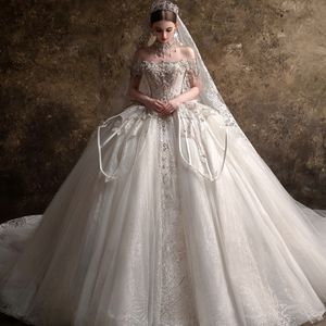 LSHT134 Vestido de Novia Exclusivo con Hombros Descubiertos, Borlas y Escote Estilo Imperio - Product Image 1