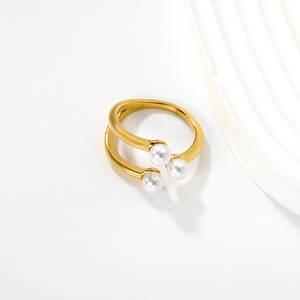Bagues en acier inoxydable plaqué or 18 carats à trois couches de perles pour femmes, bijoux de mariage et de fiançailles, minimalistes et empilables, ouvertes - Product Image 3
