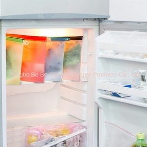 Sac de conservation sous vide en silicone de qualité alimentaire pour fruits et légumes, idéal pour la congélation et le stockage des aliments dans le réfrigérateur de cuisine. - Product Image 3