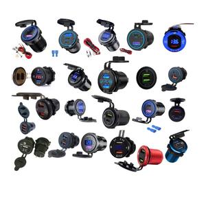 Chargeur de voiture OEM personnalisé QC3.0 à charge rapide 20W Type-C + Type-A à montage sur panneau avec port USB 12V/24V en matériau PC ignifuge - Product Image 1