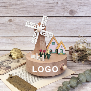 Boîte à musique personnalisable avec mélodie Joyeux Anniversaire, idéale pour les fêtes d'anniversaire et les cadeaux charmants - Product Image 1