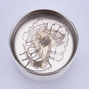 Nettoyant à ultrasons pour appareils dentaires, vente en gros d'usine ODM/OEM, 55 kHz, appareil de nettoyage buccal, mini pod de nettoyage dentaire pour bijoux - Product Image 1