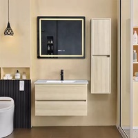 Meuble-lavabo mural moderne et minimaliste à rayures verticales noires avec vasque en pierre pour projets résidentiels et hôteliers