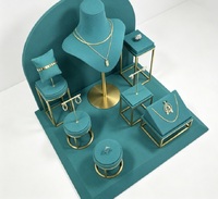 Ensemble d'accessoires de présentation LED en velours vert et or de luxe personnalisé GZowin pour bijouterie, avec support à bijoux durable de haute qualité