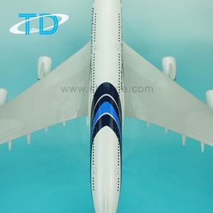 Modèle d'<span class=keywords><strong>avion</strong></span> <span class=keywords><strong>civil</strong></span> Qantas A380 à l'échelle 1/100 en résine - Product Image 3