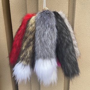 Vente en gros de porte-clés colorés en fausse <span class=keywords><strong>fourrure</strong></span> de renard, breloque mode avec pompon pour sac à main pour femme - Product Image 6