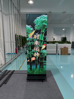 Écran LED pliable en trois parties pour affichage publicitaire en intérieur P2.5 avec contrôle par application Wifi, affichage publicitaire LED de 2,5 mm pour les magasins de détail