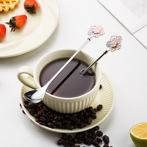 <span class=keywords><strong>Cucchiaino</strong></span> da caffè/tè in acciaio inossidabile 18/10 con manico a forma di fiore di ciliegio e logo personalizzato, color oro/<span class=keywords><strong>argento</strong></span>, per dessert. - Product Image 2