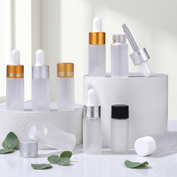 Flacons compte-gouttes cylindriques en verre dépoli transparent de 10 ml avec bouchon à vis et estampage doré pour huiles essentielles, sérums de soin, crèmes visage et diffuseurs – En stock