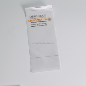 Étiquette de cou en polyester imprimée de qualité supérieure avec logo et guide d'entretien pour vêtements d'extérieur et uniformes - Product Image 3