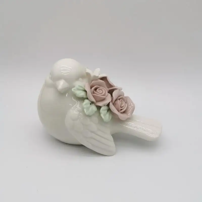Decorazione decorativa in ceramica delicata a forma di uccello porcellana per la decorazione della casa della festa di nozze