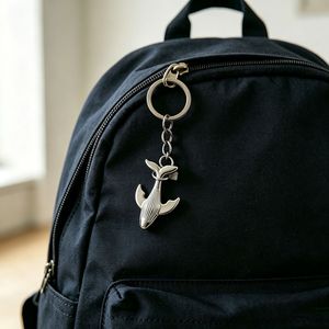 Llavero de Cola de Ballena Plateado con Detalle <span class=keywords><strong>en</strong></span> Relieve, Colgante de Animal Marino, Anillo de Metal Pulido para Llaves de Coche o Mochila - Product Image 3