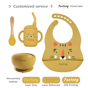 Ensemble de Repas en Silicone pour Enfants Vente en Gros Sans BPA Bol Alimentaire Bavoir Animal et Tasses avec Cuillère en Bois et Silicone - Product Image 2