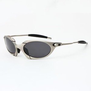 Occhiali da sole <span class=keywords><strong>Romeo</strong></span> UV400 lenti a specchio polarizzate struttura in metallo alla moda Y2K tecnologia occhiali oro nero opaco copertura completa - Product Image 1