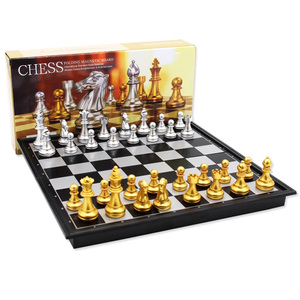 <span class=keywords><strong>Jeu</strong></span> <span class=keywords><strong>d</strong></span>'échecs classique pliant médiéval avec échiquier 32 pièces or argent échecs magnétiques jeux <span class=keywords><strong>de</strong></span> <span class=keywords><strong>voyage</strong></span> portables pour adultes enfant jouet - Product Image 6