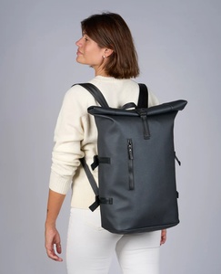 Sac à dos Roll Top haut <span class=keywords><strong>de</strong></span> gamme en cuir pour la <span class=keywords><strong>ville</strong></span> avec finitions en cuir écologique, sac à dos décontracté pour l'université, l'école, les sorties quotidiennes, pour hommes et femmes, avec compartiment pour ordinateur portable - Product Image 4