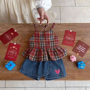 Completo estivo 2026 per bambine: Top scozzese senza spalline in stile coreano e <span class=keywords><strong>pantaloncini</strong></span> in denim - Product Image 1