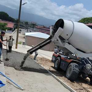 Camion malaxeur à béton autochargeur Aimix de 4 mètres cubes par lot au Guatemala - Product Image 4
