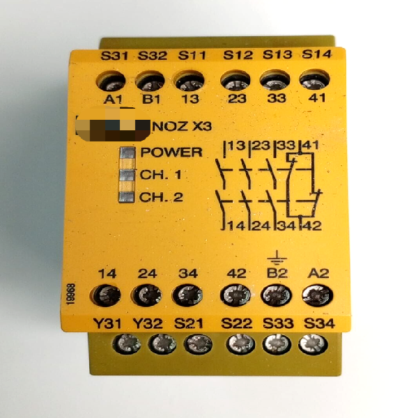 PLC X3 230VAC 24VDC 3 1NC 1SO SAFETY RELAY 774318
