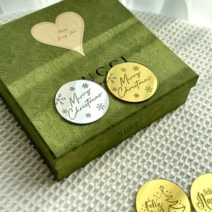 ของตกแต่งเค้กอะคริลิครูปน้ำผึ้งและน้ำหวาน สำหรับคริสต์มาสและงานวันเกิด ปี 2026 ท็อปเปอร์คัพเค้กทรงกลมสีทอง - Product Image 2