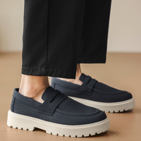 Mocassini da Uomo in Pelle Scamosciata PU, Slip-on con Suola Spessa e Punta Larga, Suola in Gomma, Stile Britannico Casual da Ufficio, Taglie 39-46, Colore Kaki e Blu