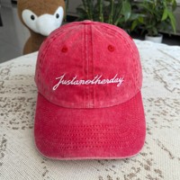 Gorra de Béisbol Icónica Lavada de 6 Paneles con Corona Suave, Bordado de Logotipo Personalizado, Costuras en Contraste de Algodón, Estilo Elegante, Ajuste Cómodo para Adultos, Gorra Tipo Dad Hat