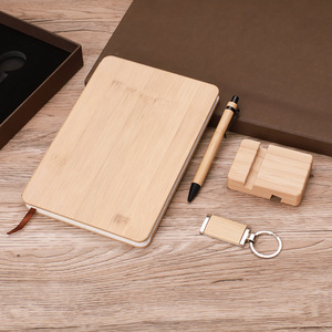 Biểu tượng tùy chỉnh <span class=keywords><strong>A5</strong></span> bìa cứng tre gỗ máy tính xách tay Tạp Chí 100 <span class=keywords><strong>sheets</strong></span> may ràng buộc kế hoạch bút Keychain Bộ Quà Tặng Giấy bìa - Product Image 2