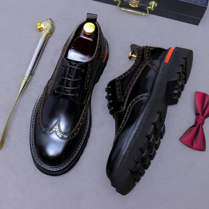Chaussures Oxford pour hommes de haute qualité, élégantes et artisanales, en cuir de vache avec lacets, adaptées aux tenues formelles de travail. - Product Image 3