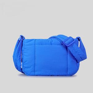 2024 diseñador nuevo estilo <span class=keywords><strong>tela</strong></span> <span class=keywords><strong>de</strong></span> nailon Mini bolso individual cuadrado para mujer lindo Simple Color sólido acolchado bolso <span class=keywords><strong>de</strong></span> <span class=keywords><strong>mensaje</strong></span> hinchado <span class=keywords><strong>con</strong></span> logotipo - Product Image 6