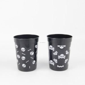 Vasos de Fiesta de Halloween con Diseño de Fantasma Negro y Blanco de 16 oz - Product Image 5