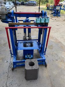 Digunakan dalam konstruksi KM4-45 Listrik tipe angkat beton blok cetakan mesin memproduksi semen padat pabrik penjualan langsung - Product Image 6