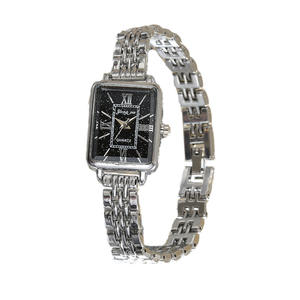 Reloj Digital Deportivo Ovalado de Moda con Estilo Nuevo, Caja de Aleación, Correa de Acero, Función de Alarma, Diseño Unisex - Product Image 5