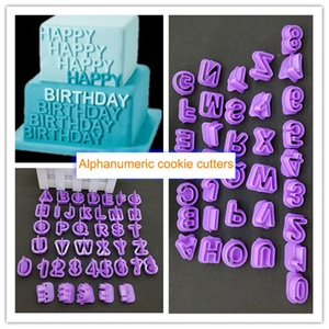 Grand ensemble de découpoirs décoratifs ronds pour gâteaux et biscuits, en forme de lettres et de chiffres, en plastique, personnalisables pour Noël - Product Image 5