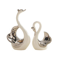 Ornements de cygne en céramique créatifs pour la décoration intérieure pour le salon armoire à vin meuble TV décorations de table cadeaux d'anniversaire de mariage