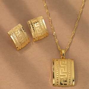 Juego de Joyería con Colgante Cuadrado y Aretes Chapados en Oro de 24K, Diseño Clásico con Patrón <span class=keywords><strong>Griego</strong></span> Geométrico, para Mujer - Product Image 2