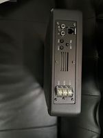 Caisson de basses de voiture actif à simple bobinage de 8 pouces, design mince, système audio sous le siège avec puissance maximale de 1200W pour basses profondes 12V DC