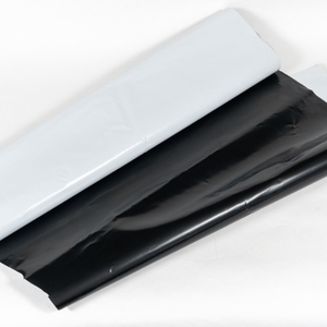Meilleures ventes, bâche en plastique imperméable et résistante aux perforations, noire et blanche, pour le stockage de l'<span class=keywords><strong>herbe</strong></span> et des aliments pour animaux - Product Image 1
