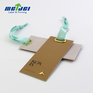 Etiquetas <span class=keywords><strong>de</strong></span> Ropa Recicladas Ecológicas <span class=keywords><strong>de</strong></span> Lujo, Etiquetas Colgantes con Impresión Personalizada en Relieve, Etiquetas <span class=keywords><strong>de</strong></span> Cartón Especiales con Nombre <span class=keywords><strong>de</strong></span> Marca para Zapatos - Product Image 2