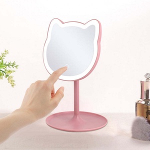 Miroir de maquillage LED rose mignon en forme de chat, rétroéclairé, en verre, pour salle de bain, à poser sur table - Product Image 3
