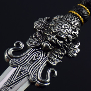 Marchandises d'animation Soul Continent : Réplique de l'épée du Dieu Scorpion Fantôme Huoyuhao en alliage argenté, 26CM 220G, couteau de boîte aux lettres non affûté - Product Image 6