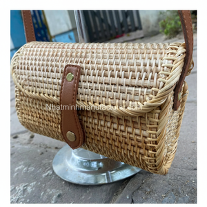 Sacs en rotin naturel tissé à la main pour femmes Sac à main en osier tissé Circle Boho Bag - Product Image 1