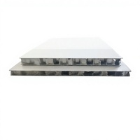Panneaux en nid d'abeille en aluminium de grande taille pour les plafonds de couloir dans les centres commerciaux moyens et grands