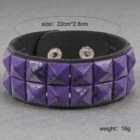 Bracelet en cuir ajustable à rivets carrés violets style punk, accessoire de fête tendance