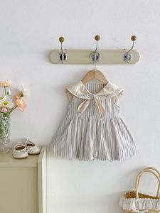 Abito Estivo 2026 per <span class=keywords><strong>Bambina</strong></span>, Vestito Senza Maniche con Colletto alla Marinara, Completo per Bambine, Elegante Abito a Righe Stile Scolastico - Product Image 3