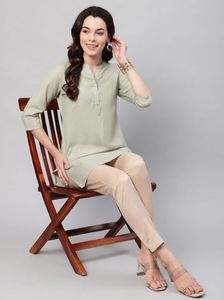 Haut en tissu de qualité supérieure, haut de style moderne pour femmes, haut confortable pour tous les jours, fabriqué en Inde, prix de gros - Product Image 2