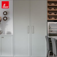 Peinture laquée en aérosol Alland Happy Houses pour articles modernes en bois de chauffage, plinthes, armoires de cuisine avec armoires sous évier et poubelles