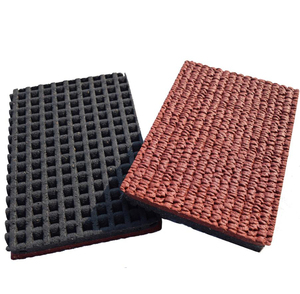 Revêtement de piste d'athlétisme mixte, hauteur de poils de 15 mm, piste synthétique en tartan, certifiée CE, piste de course en caoutchouc EPDM pour les sports - Product Image 1