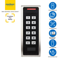 Aplicación móvil inteligente Single Gang IP65 Impermeable Muti-función NFC / MF Lector de tarjetas WIFI y BLE Teclado de control de acceso
