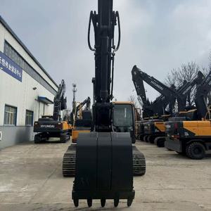 Excavatrice sur chenilles Hyundai HX230L d'occasion, 23 tonnes, moteur Cummins B7, godet de 1,2 m³ avec ligne de brise-roche standard pour travaux miniers intensifs - Product Image 4